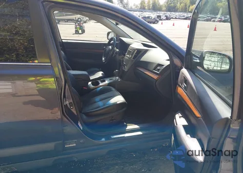 2013 Subaru Outback 2.5I Limited z USA, uszkodzony, nr VIN 4S4BRBKCXD3243851